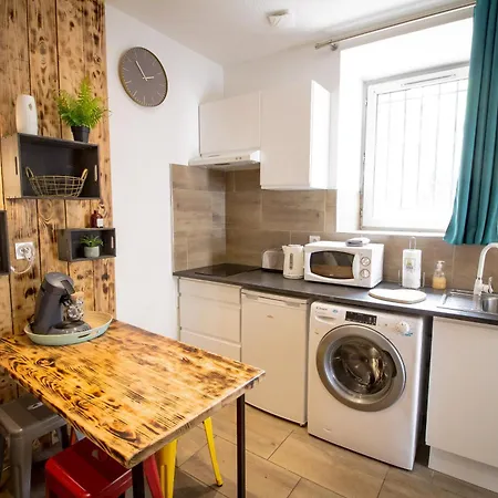 Appartement Calme En Centre Ville, 50m De La Place Carnot